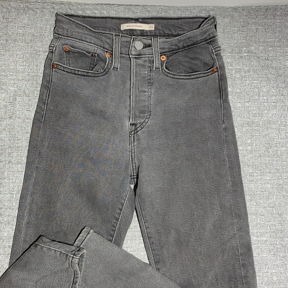 LEVIS WEDGIE STRAIGHT JEANS SIZE 25 X 28 GRAY EUC - Picture 3 of 9